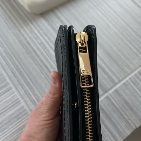 Marc Jacobs Topstitched Compact Zip Wallet - Picture 8 of 12